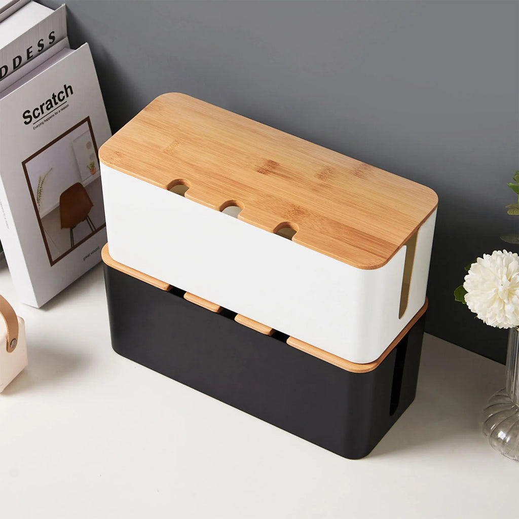 Grote kabelbox in houtlook voor tv en bureau